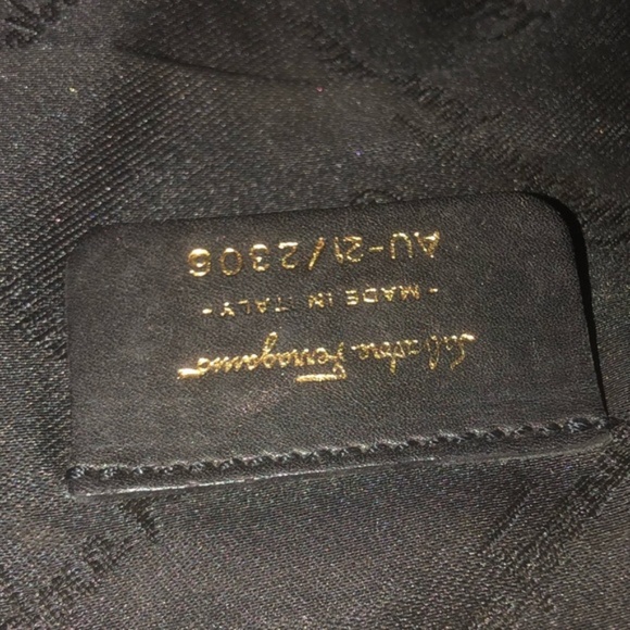 BUNDLE 2 HANDBAGS ESCADA & Salvatore Ferragamo - Picture 14 of 15